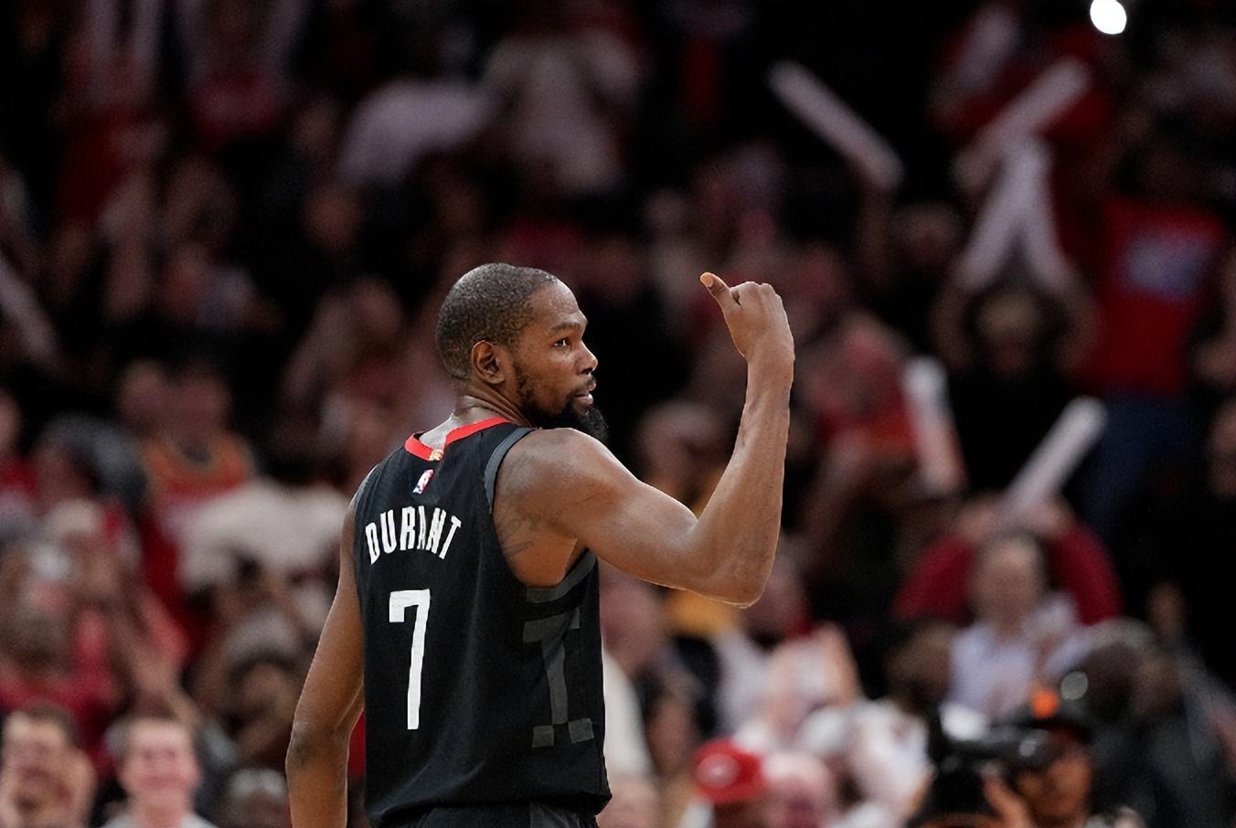 v站体育-杜兰特挣扎！火箭惨遭联盟第一双杀，SGA创NBA第2神迹，阿门16中4