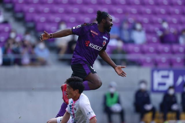 v站体育-38岁中超弃将8战6球领跑J联赛 或连续4年进球20+